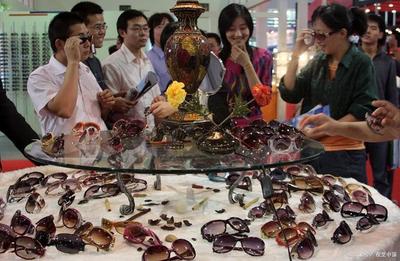 眼鏡店生意經(jīng) 以專業(yè)服務(wù)與體驗(yàn)創(chuàng)新驅(qū)動(dòng)銷售增長(zhǎng)